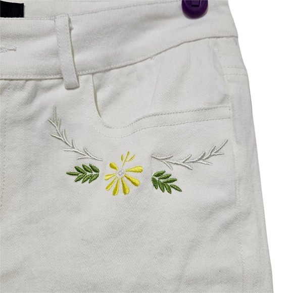 Cynthia Rowley White Floral Embroidered Jeans NWT - Picture 4 of 9